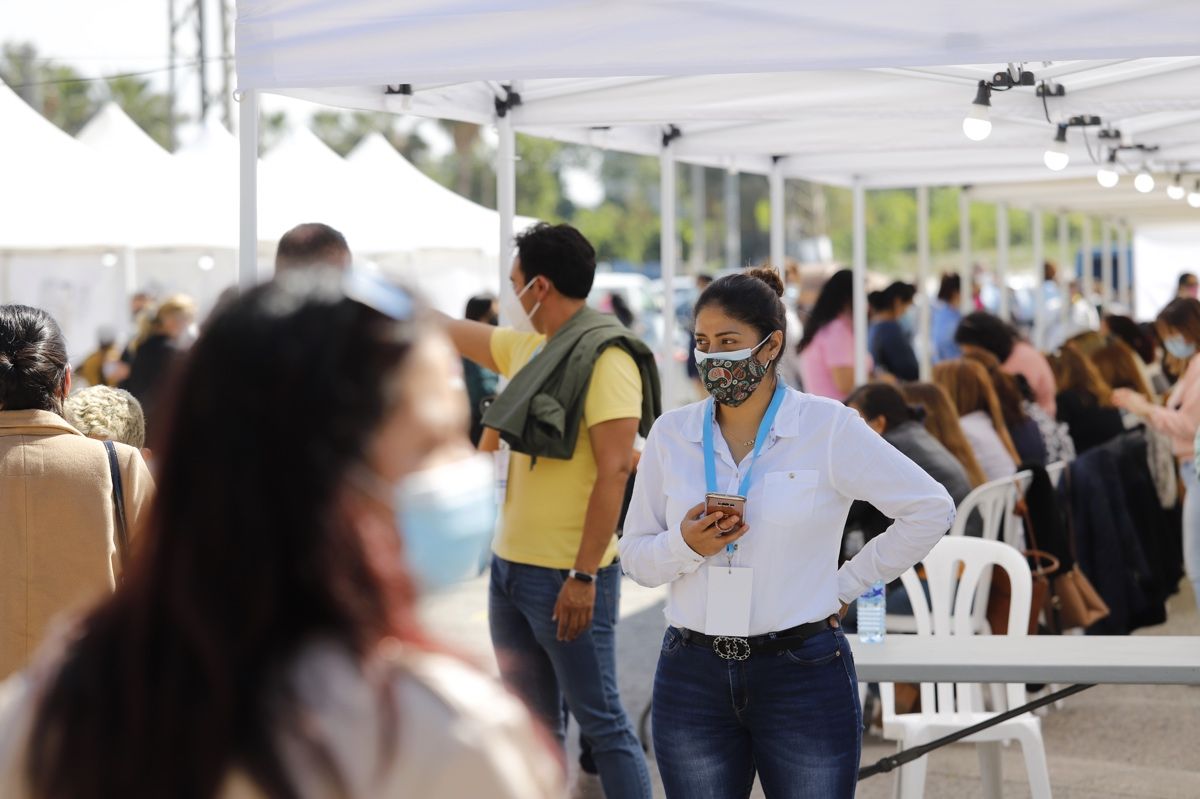 Los ecuatorianos residentes en la Región votan en las elecciones de su país