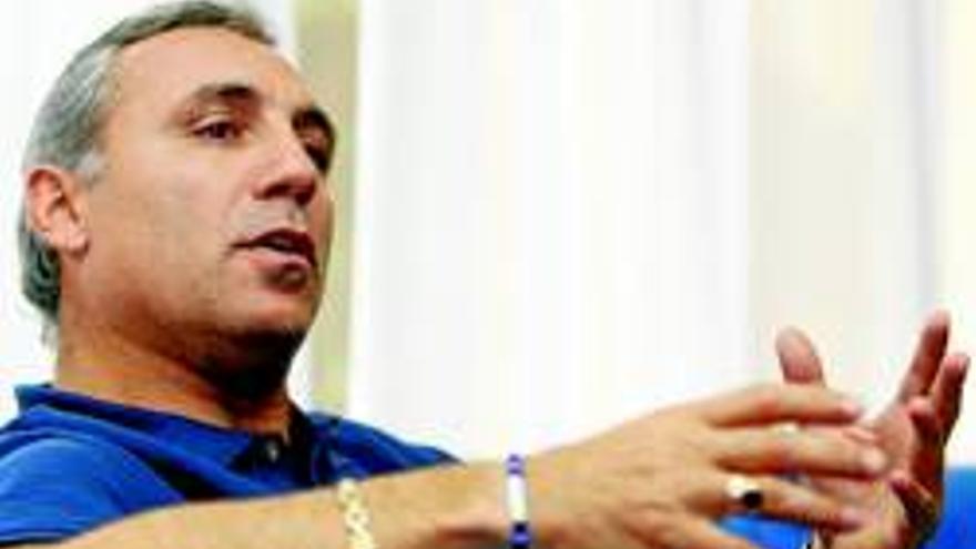 Hristo Stoichkov estuvo en El Arcángel siguiendo a varios jugadores