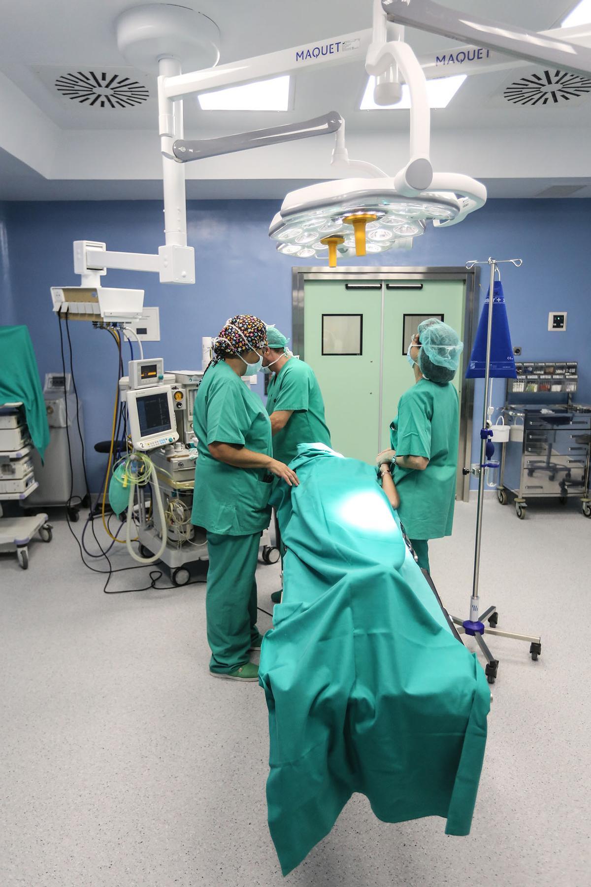 Uno de los quirófanos del Hospital Vega Baja