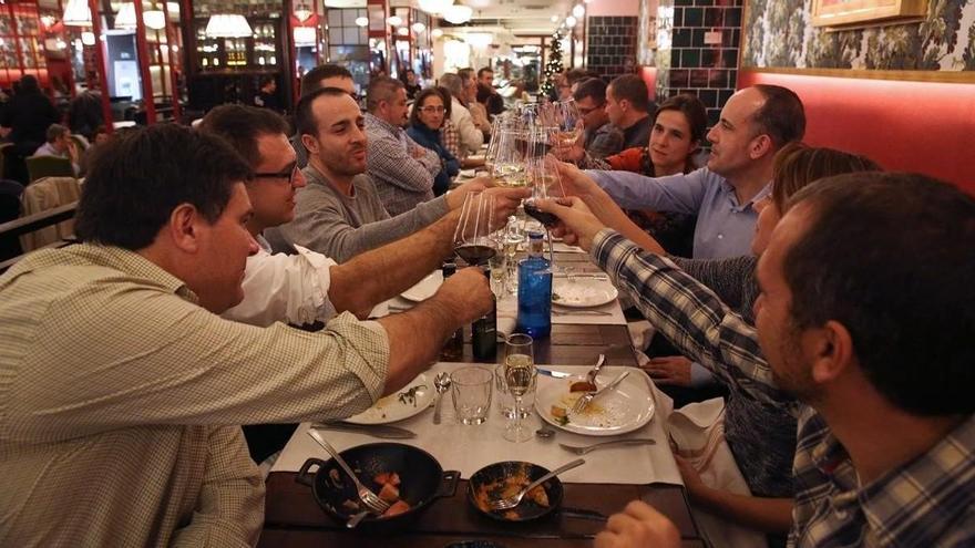 Cena de Navidad antes de la pandemia.