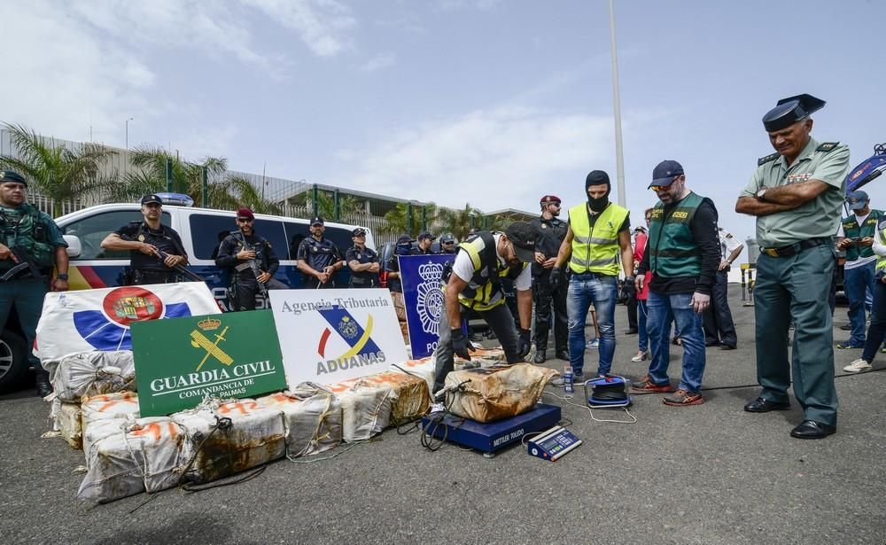 Llega el barco de la droga de Charlín