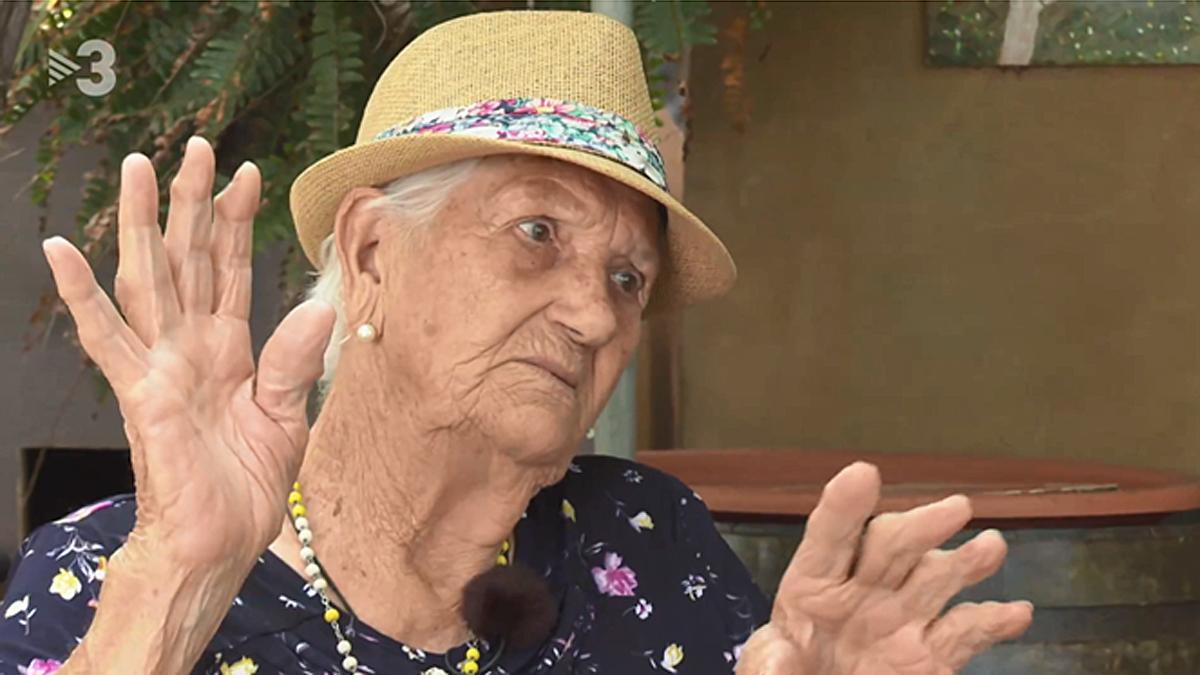 La crítica de Monegal: Una dama sota el volcà