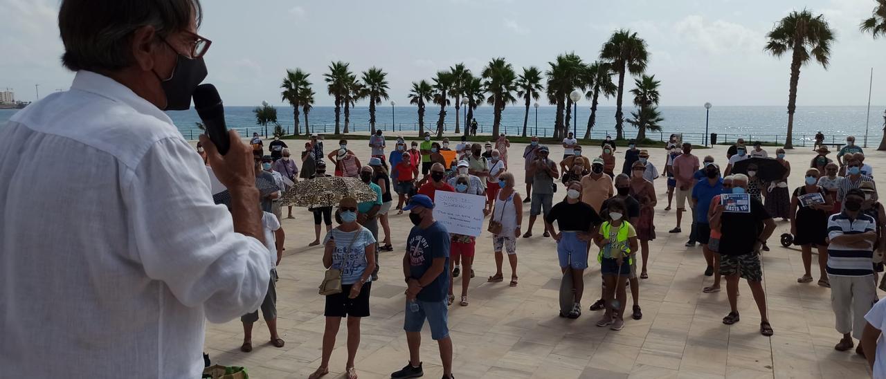 Protesta de los vecinos de la Costa el pasado verano