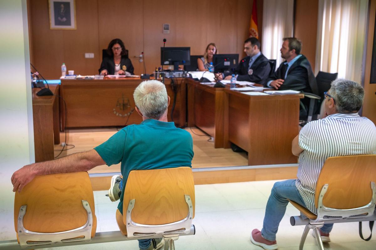 La primera jornada del juicio por maltrato contó con la declaraciones de los acusados y del fundador de Igualdad Animal.