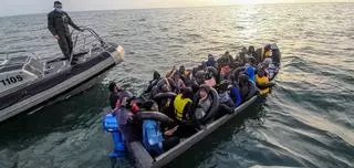 Túnez rescata a casi 700 migrantes rumbo a Europa y recupera 5 cadáveres