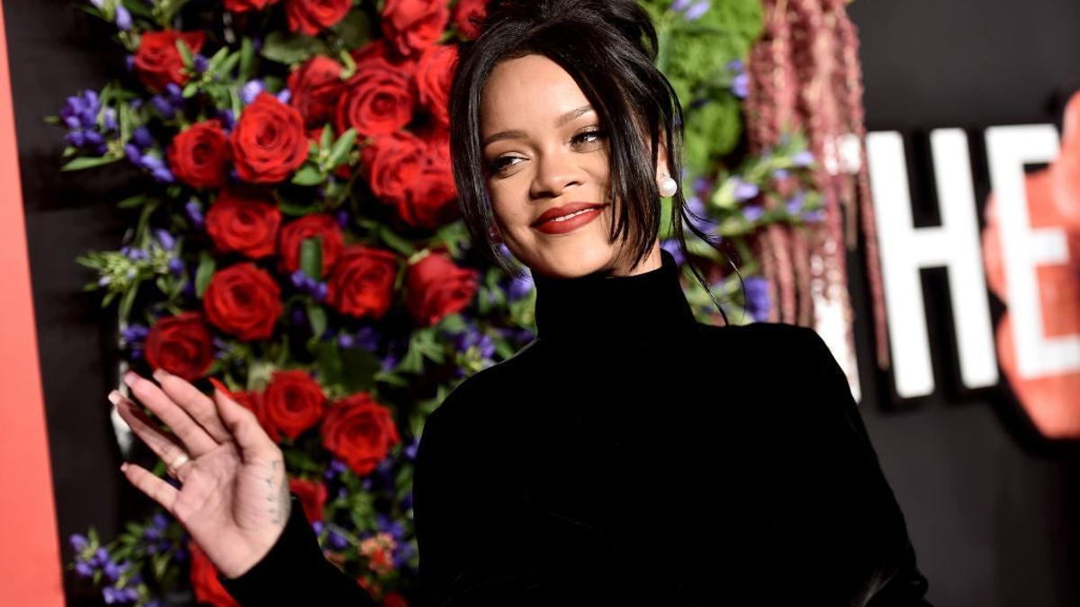 Rihanna presentando el 5to Diamond Ball anual