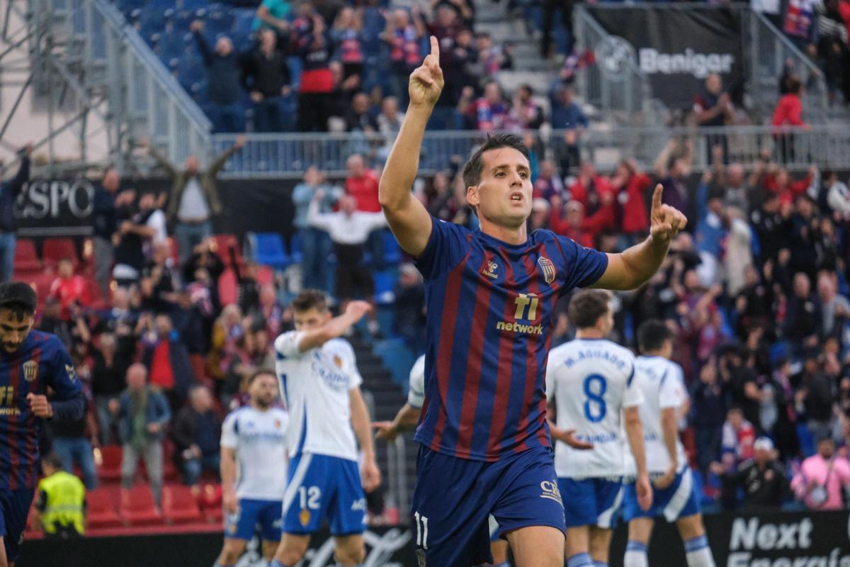 Las mejores imágenes del CD Eldense - Rela Zaragoza (2-3)