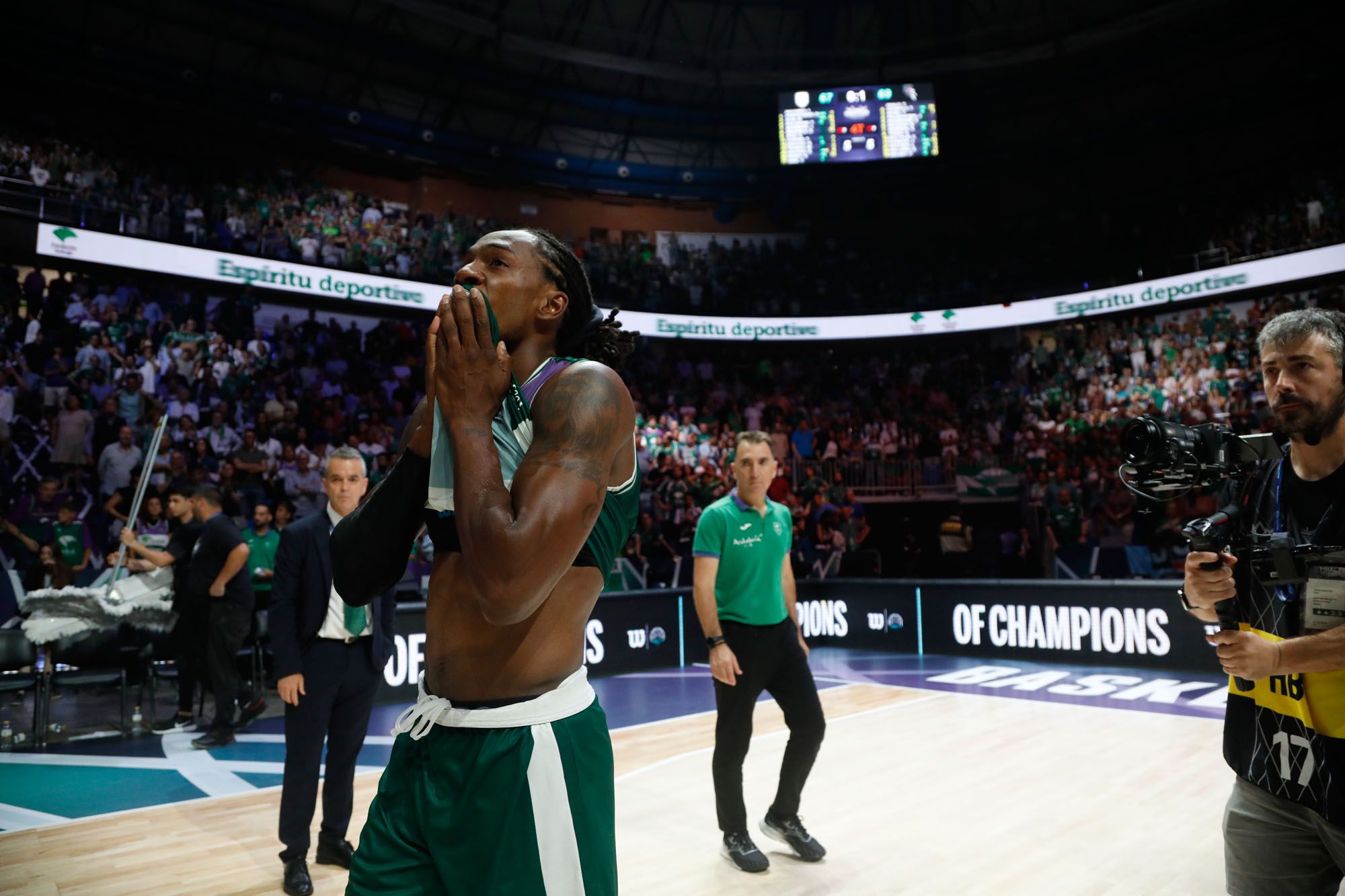 El Unicaja - Telekom Bonn, semifinal de la BCL, en imágenes