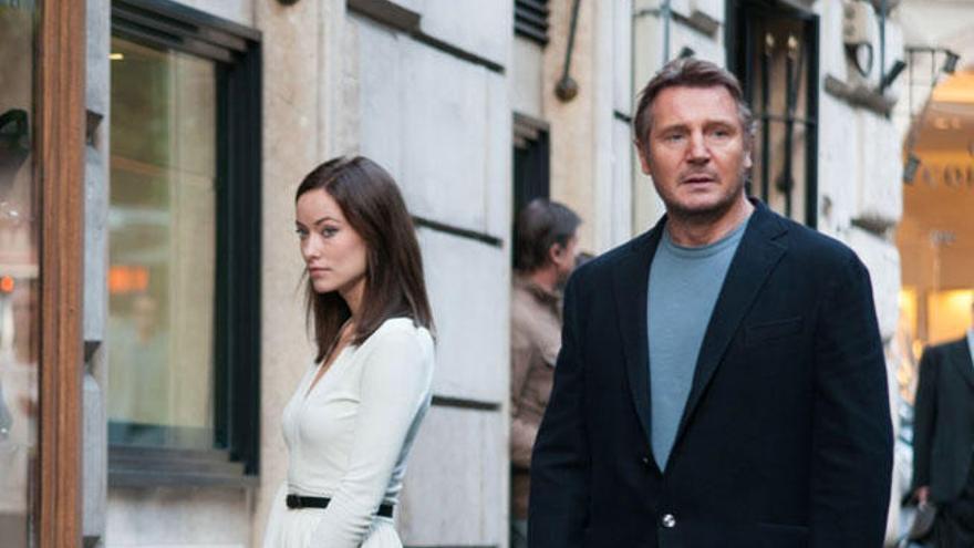 Liam Neeson y Olivia Wilde en la película.