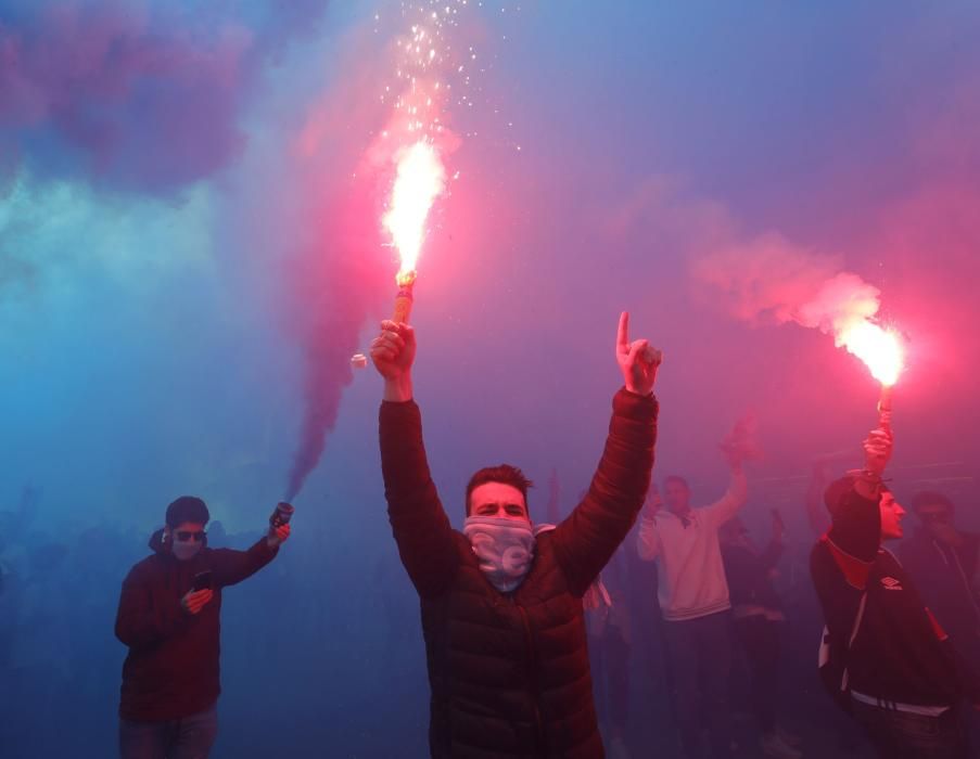 El celtismo vuelve a demostrar fuerza y compromiso en el recibimiento al Celta a su llegada al estadio.