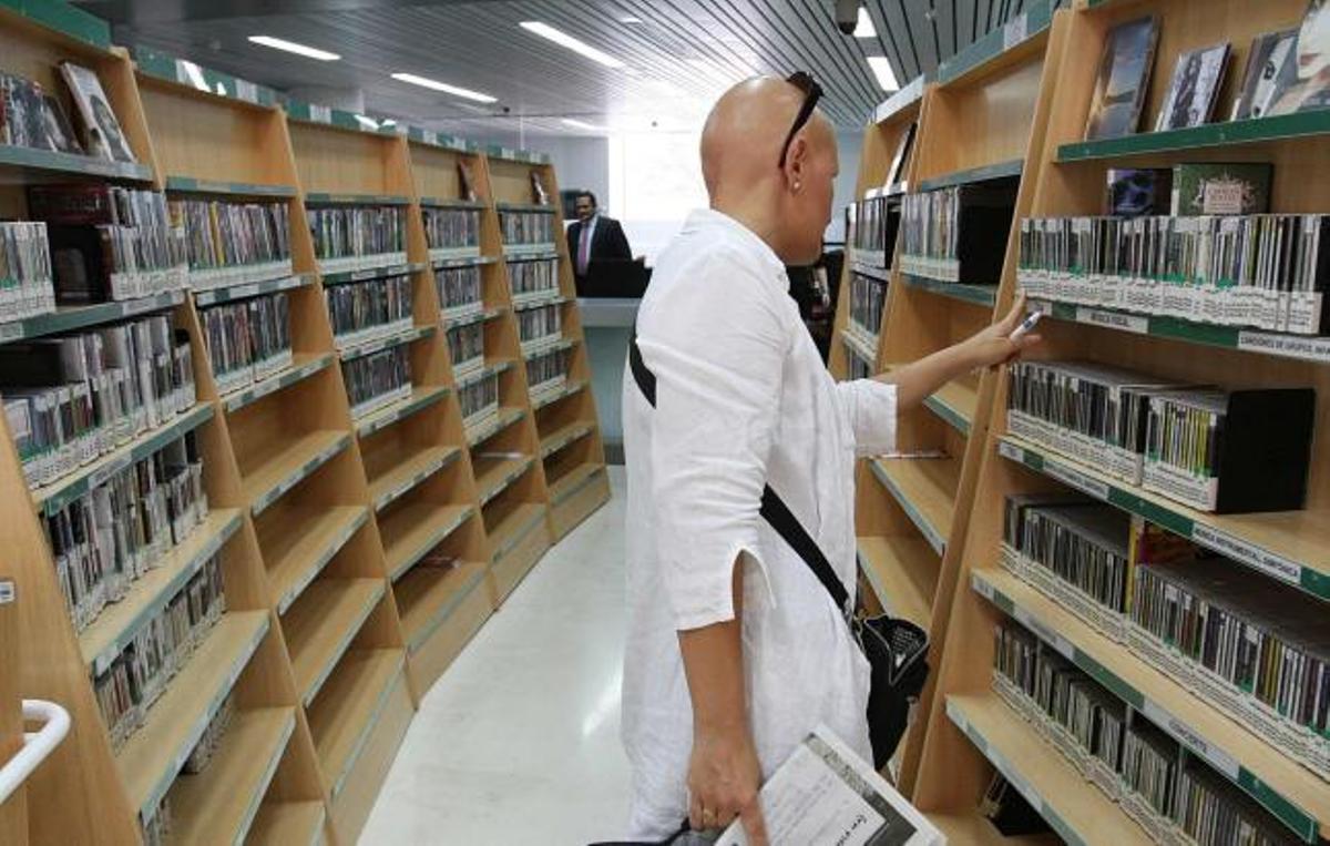 La Biblioteca de la UA también presta material audivisual, y dispone de un gran catálogo con títulos de películas y música para todos los gustos.