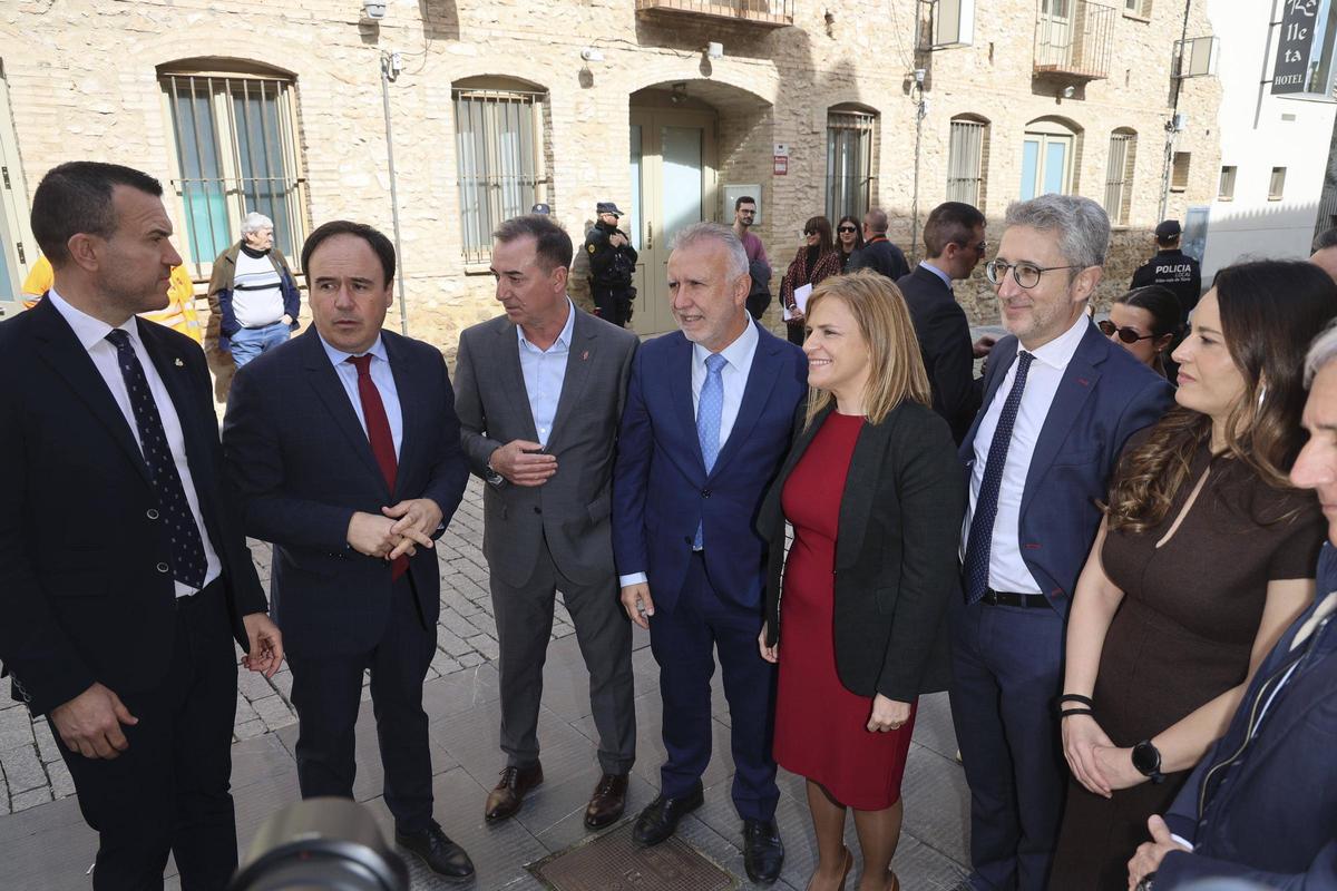 Pérez Llorca, segundo por la derecha, y Arcadi España, a la derecha, en uno de sus últimos encuentros.