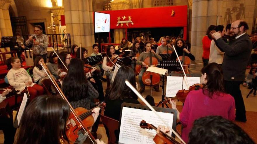 Un momento del concierto de ayer en la iglesia de San Pedro.