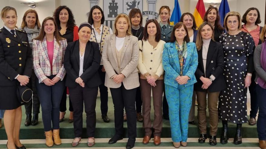 Las mujeres de la Administración del Estado en Asturias celebran el 8M