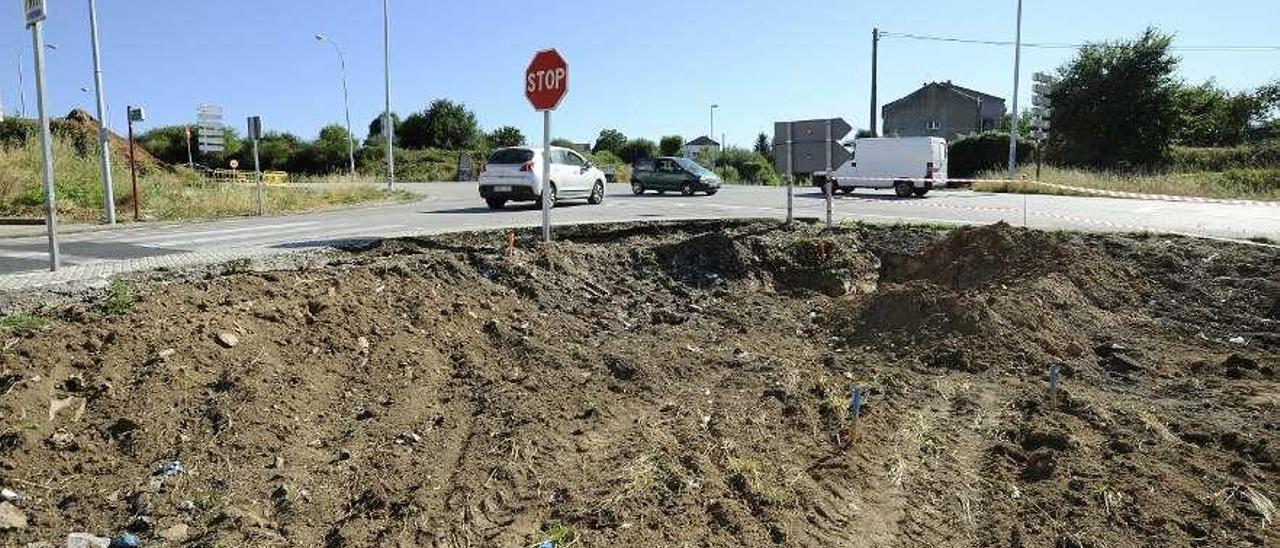 Estado actual de los trabajos en la futura glorieta, entre las avenidas Cuíña y Madrid. // Bernabé/Javier Lalín