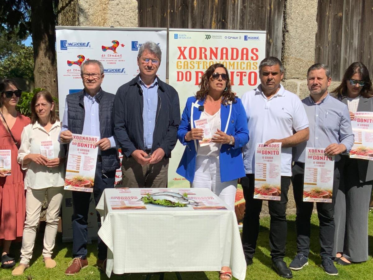 La presentación contó con la presencia del alcalde, José Cacabelos, y del presidente de Emgrobes, José Besada.