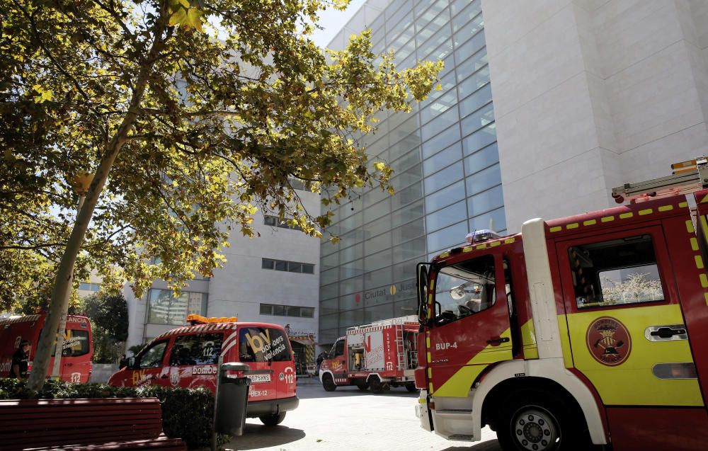 Incendio en la Ciudad de la Justicia de València