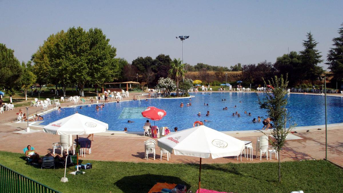 Vista general de la Piscina municipal de Córdoba.