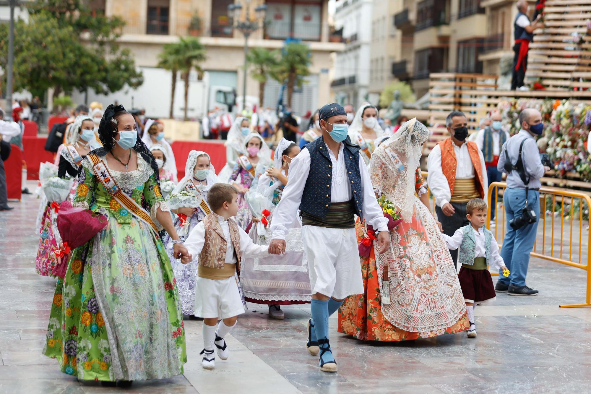 Búscate en el segundo día de Ofrenda por la calle Caballeros (entre las 17.00 y las 18.00 horas)