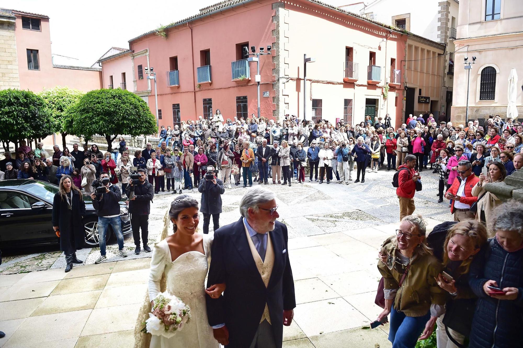Fotogalería | Plasencia recibe a los Ruiz Mateos para la boda con una placentina