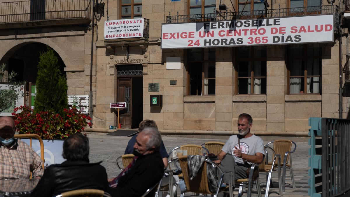 Reivindicación en el Ayuntamiento de Fermoselle de un centro de salud