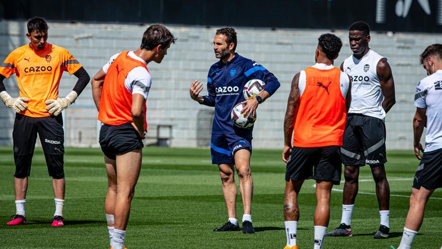 El Valencia ya prepara el vital partido frente al Celta