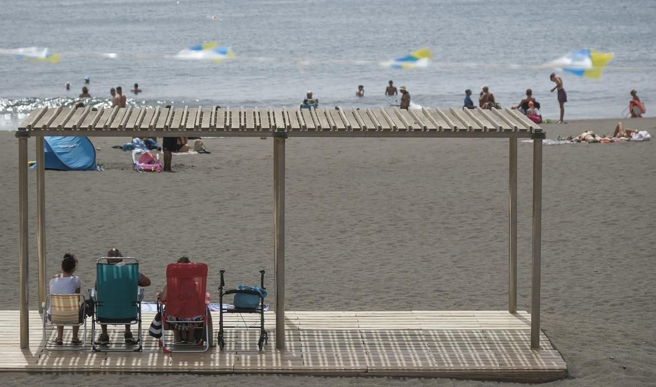 Domingo de calor y playa en Melenara