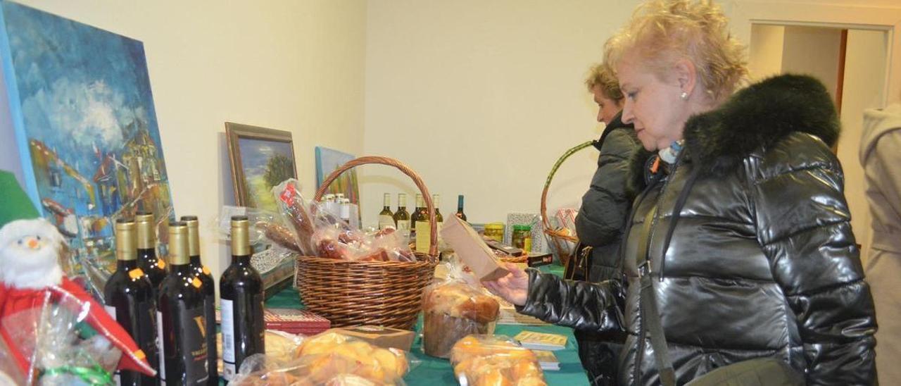 Mercadillo solidario de la AECC de Benavente.