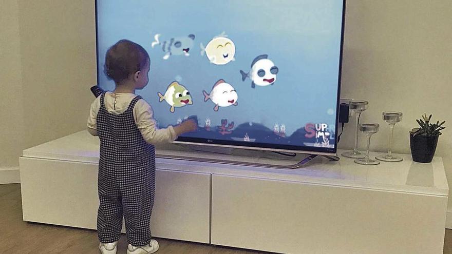 La exposición infantil continuada a las pantallas puede tener graves repercusiones neuronales.