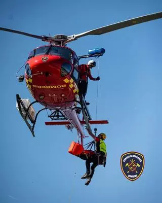 Bombers de Mallorca rescatan a una persona  en es Caló de Betlem