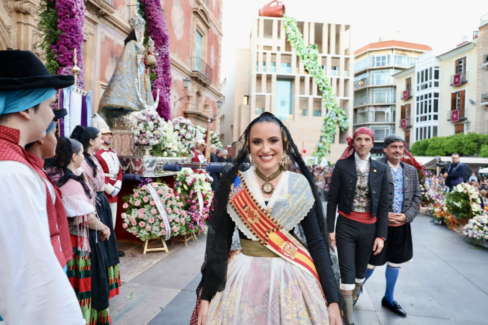 La Fuensanta recibe a María Estela en las fiestas de Murcia