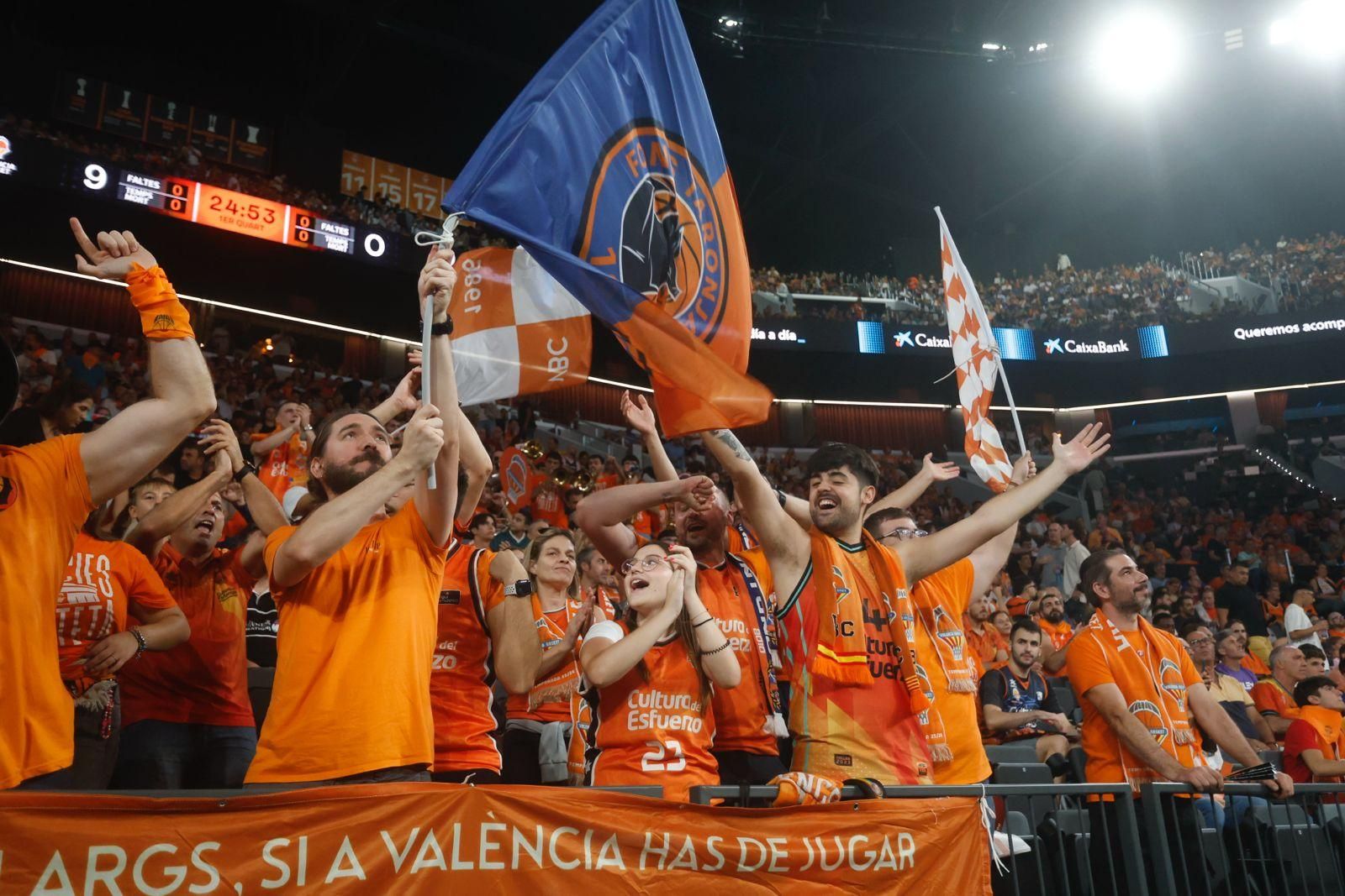 Mucha emoción en la inauguración del Roig Arena