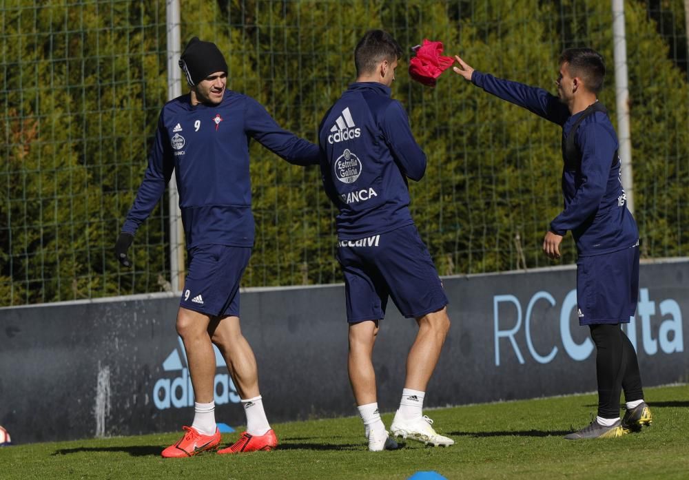 Entrenamiento del Celta en A Madroa, con presencia de Michel Salgado