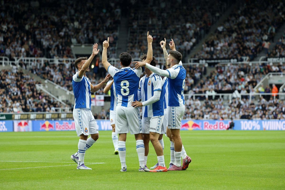 Los futbolistas del Espanyol celebran un gol durante esta pretemporada.