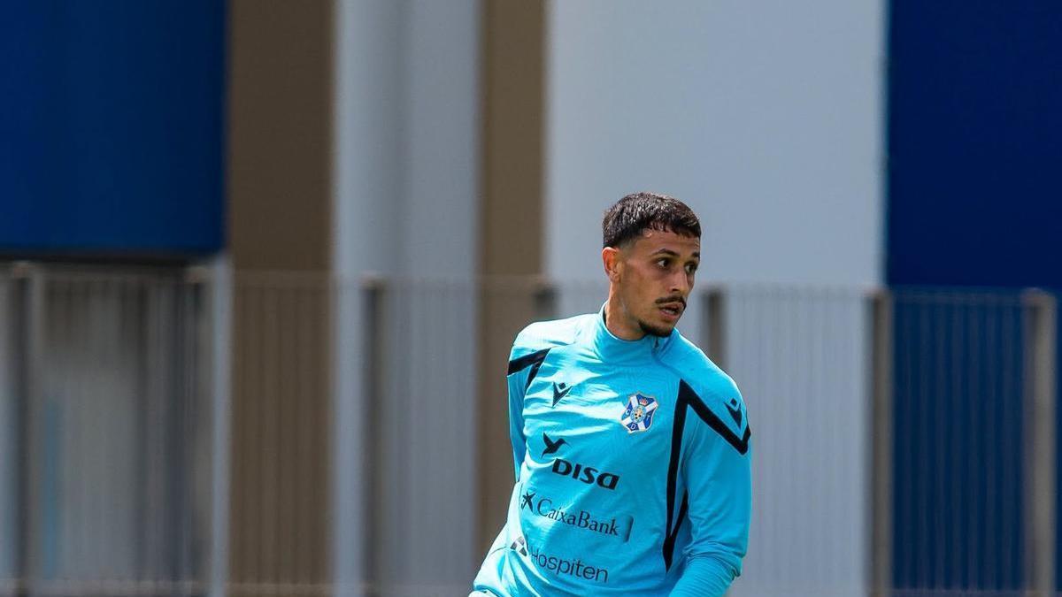 David Rodríguez, durante el primer amistoso de pretemporada del CD Tenerife.
