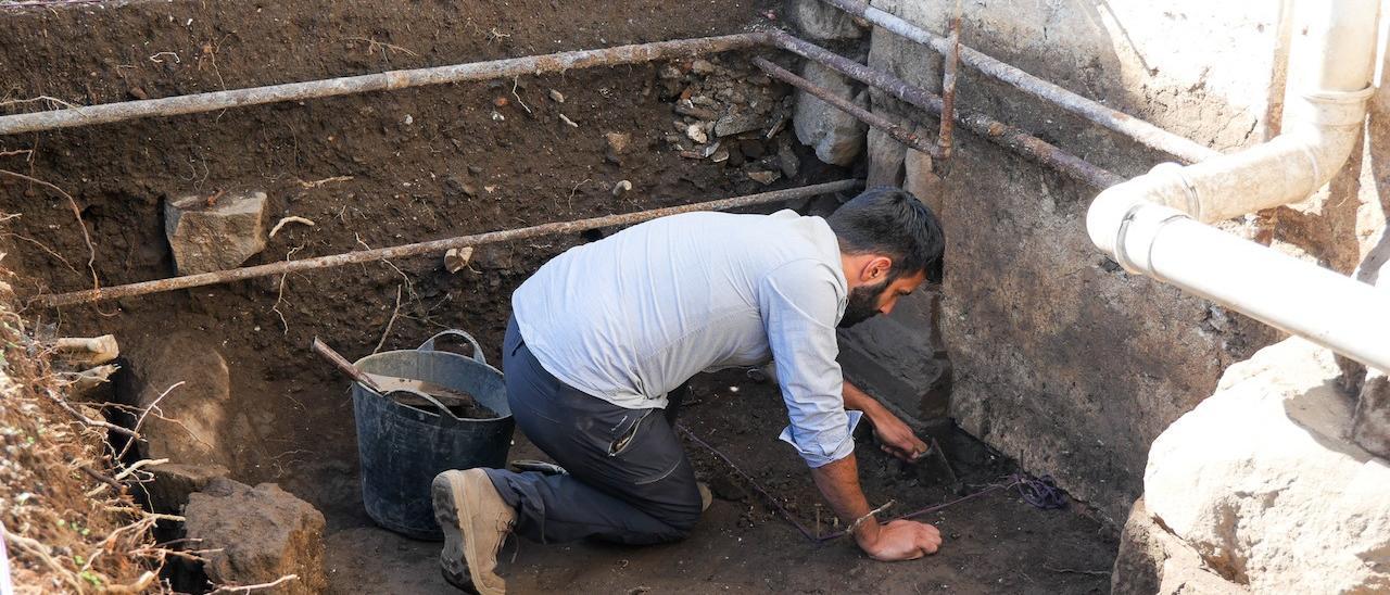 Excavación para localizar el antiguo convento de San Lorenzo en La Orotava.