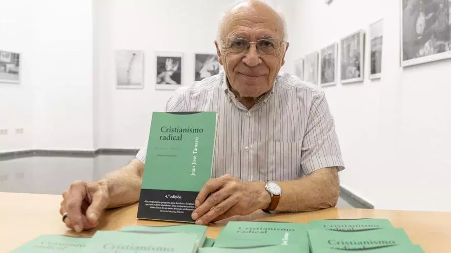 Juan José Tamayo reivindica en Alicante un cristianismo “radical” frente a la religión encerrada en sí misma