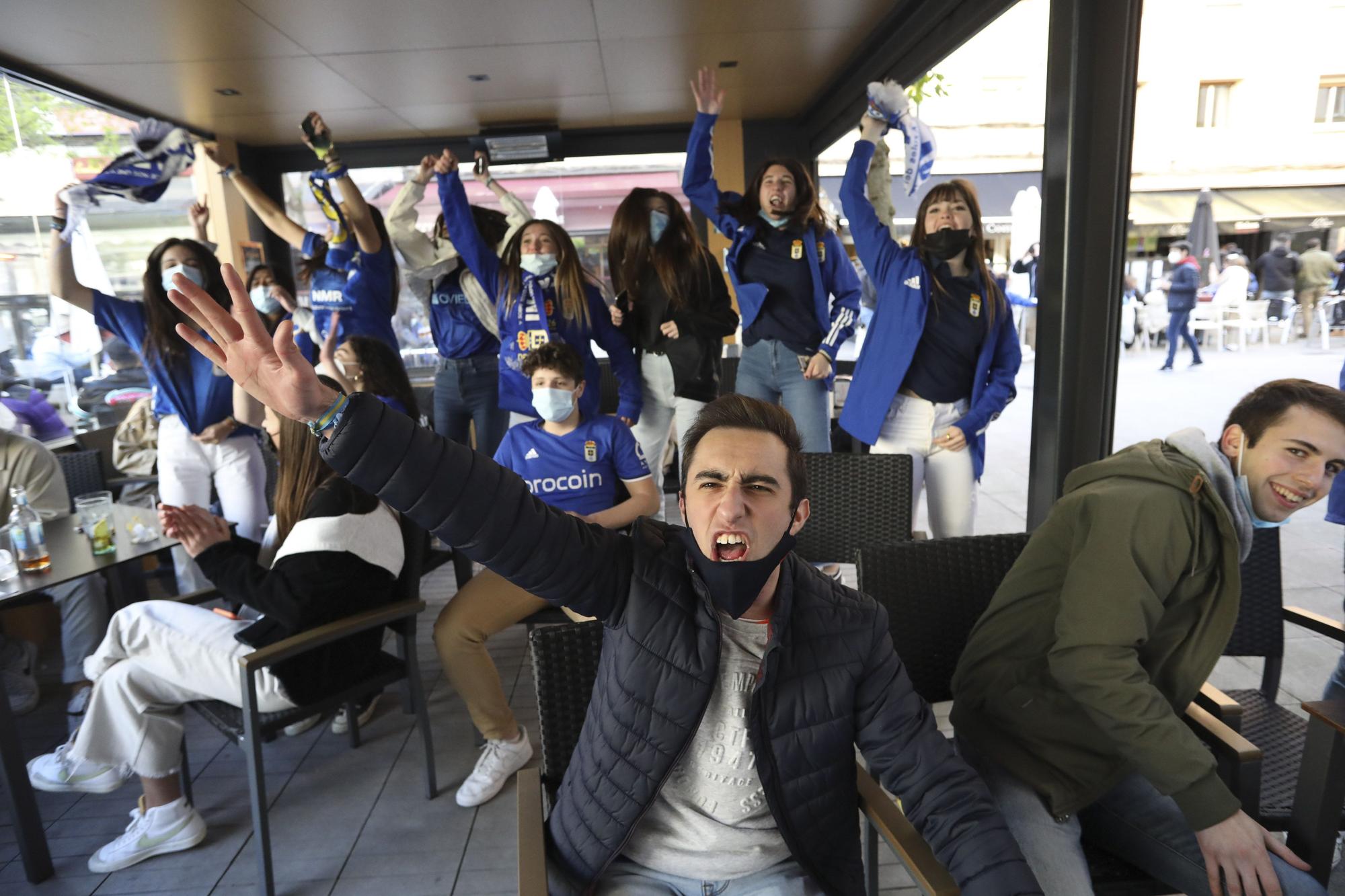 El ambiente en Oviedo durante el derbi