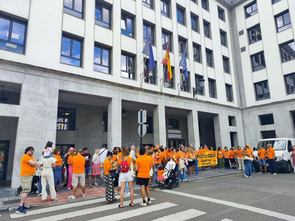 Los profesores de la concertada vuelven a la carga: "Un aumento de 40 euros no es una subida, es una propina"