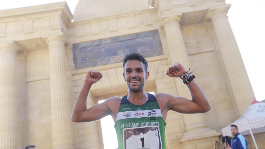 Media Maratón de Córdoba 2023 | El cordobés Juan Grondona hace historia en la Puerta del Puente