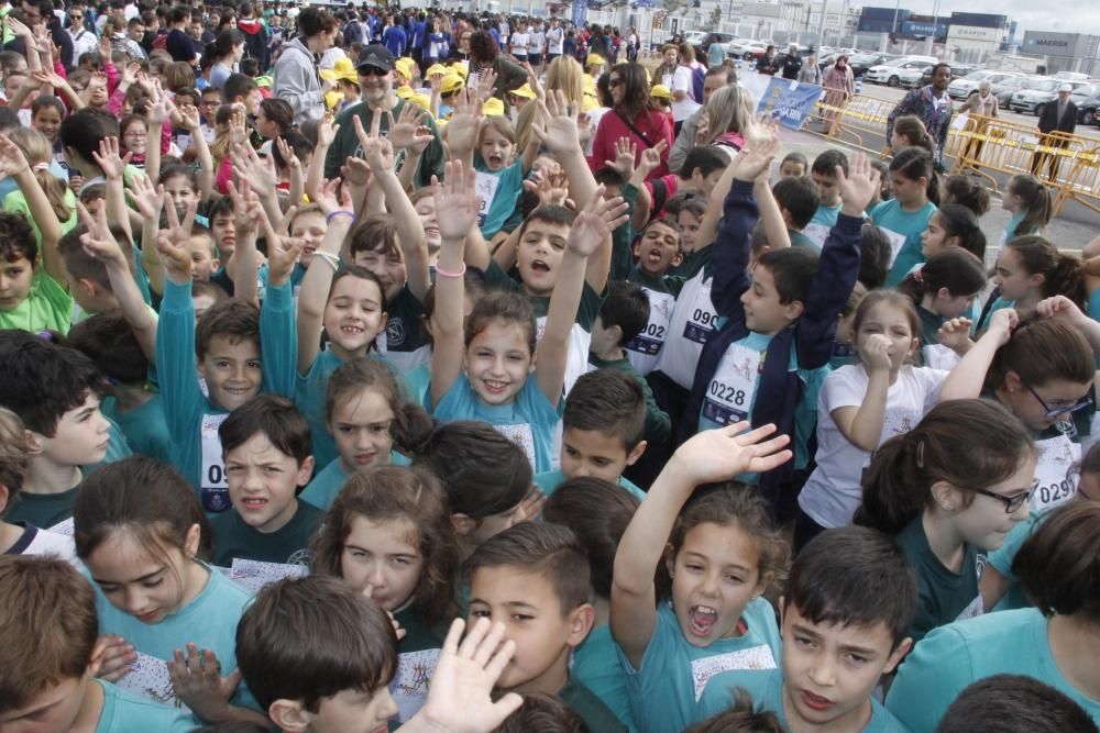 Los escolares asaltan la Escuela Naval