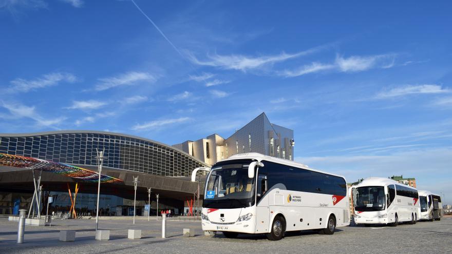 Los autobuses piden un acuerdo &quot;especial&quot; para las empresas ante la &quot;subida desmesurada&quot; del peaje en las autopistas