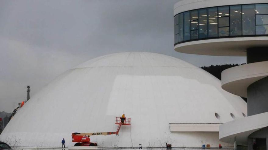 &quot;Lo que quieren es echarme&quot;, denuncia el gestor de la hostelería del Niemeyer