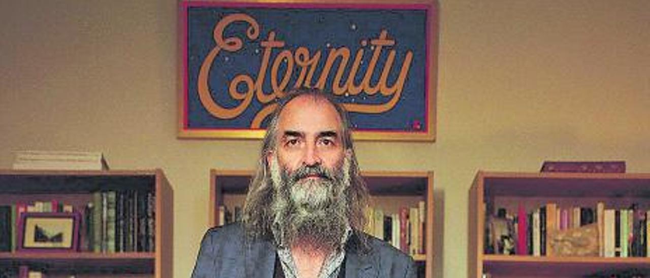 Warren Ellis y Marianne Faithful, en 
una imagen promocional de su disco 
She walks in beauty.  Rosie Matheson