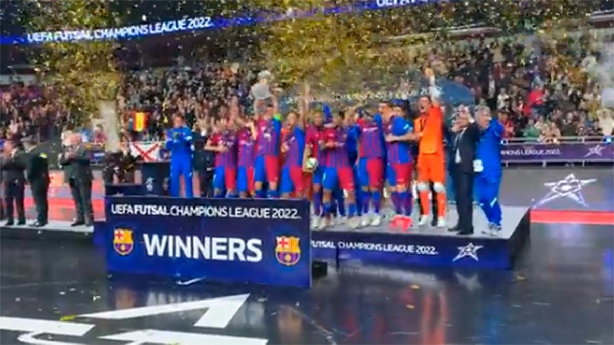 El Barça de fútbol sala levanta la copa de la Champions 2021/2022