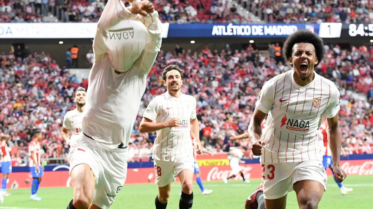 En-Nesyri, se quita la camiseta para celebrar el gol en el Wanda.