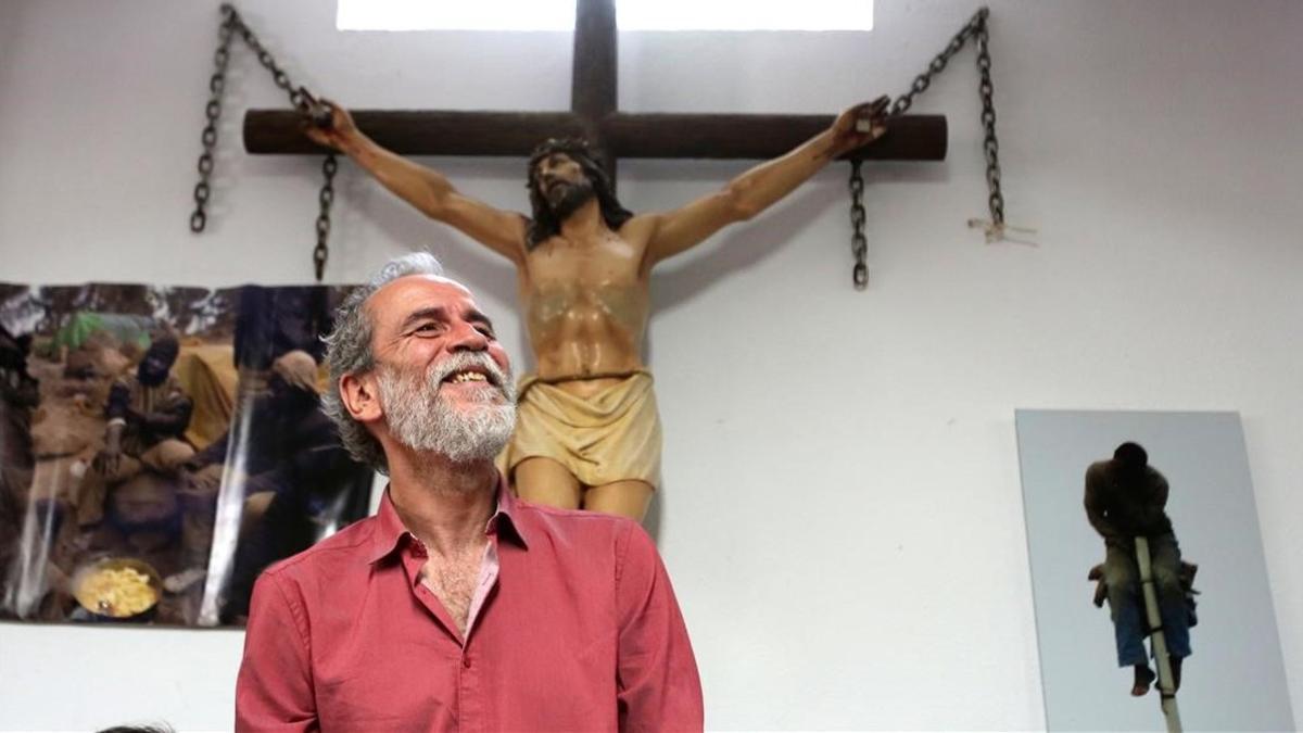Willy Toledo, el martes 22 de mayo en una parroquia de Vallecas (Madrid), donde compareció ante los medios