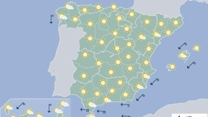 Nubes al norte y cielos despejados en el resto de Canarias