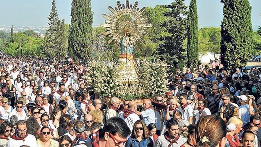 La Romería del Pilar de Benejúzar reúne a miles de personsa