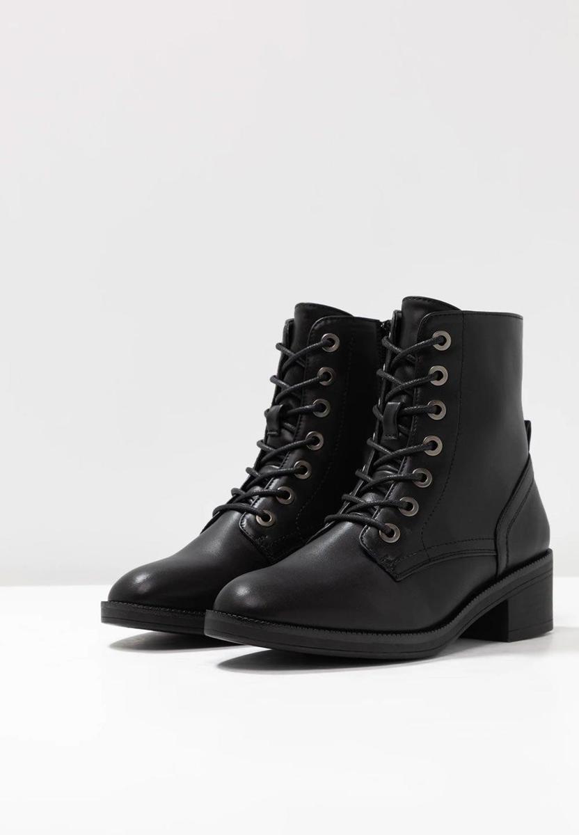 Botines con cordones de Anna Field a la venta en Zalando. (Precio: 33,99 euros)